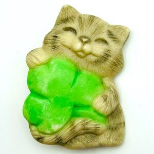 Vintage 80s Lucky Irish Saint Patrick's day shamrock kitty cat kitten brooch pin